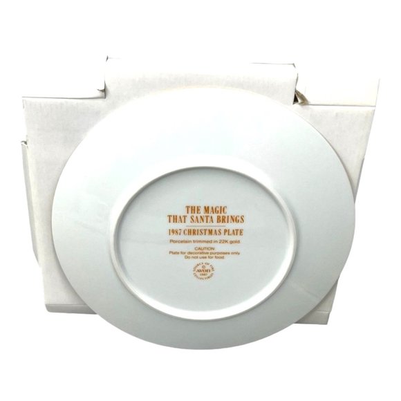 Avon 1987 Christmas Plate "The Magic That Santa Brings" KInd and Jolly Santa - Picture 9 of 11